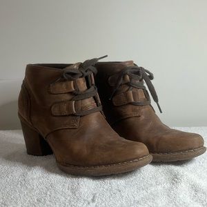 Clarks bootie size 8.5